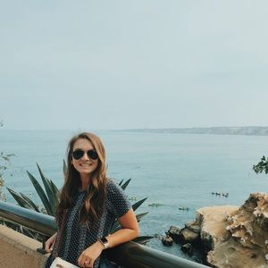 Meet your Posher, Elizabeth